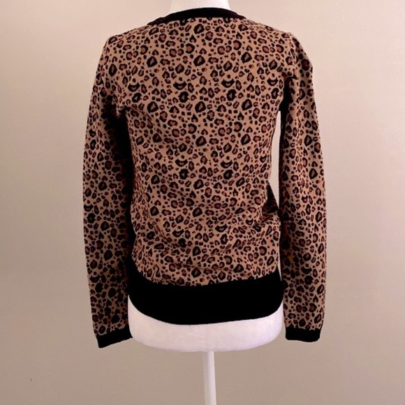 Tahari cheetah print knit sweater - Picture 3 of 6